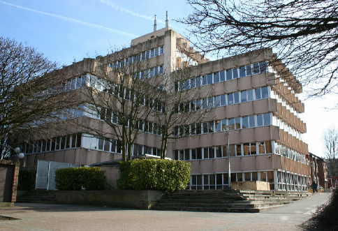 Immeuble de bureaux de la future résidence Vivaldi à Villeneuve-d’Ascq, avant sa réhabilitation