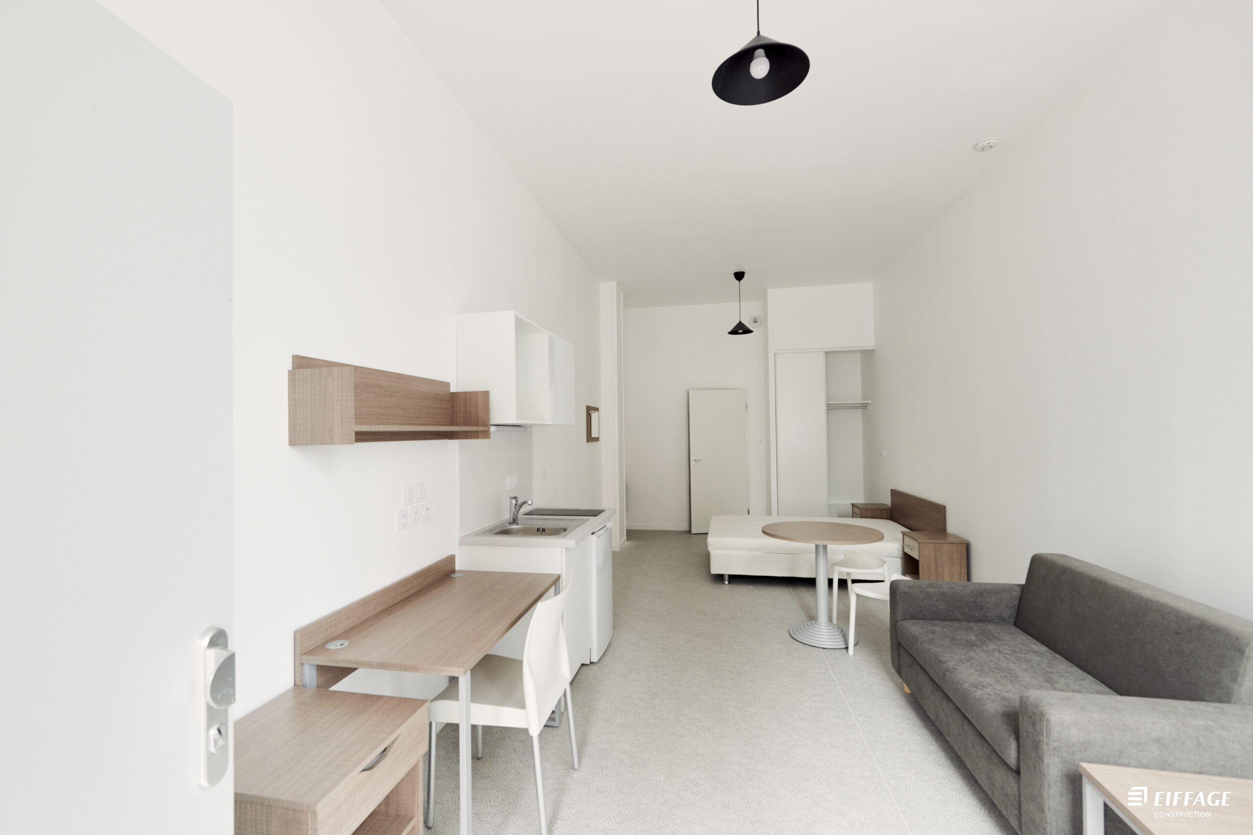 Studio meublé de la résidence étudiante Vivaldi à Villeneuve-d’Ascq après réhabilitation, août 2024