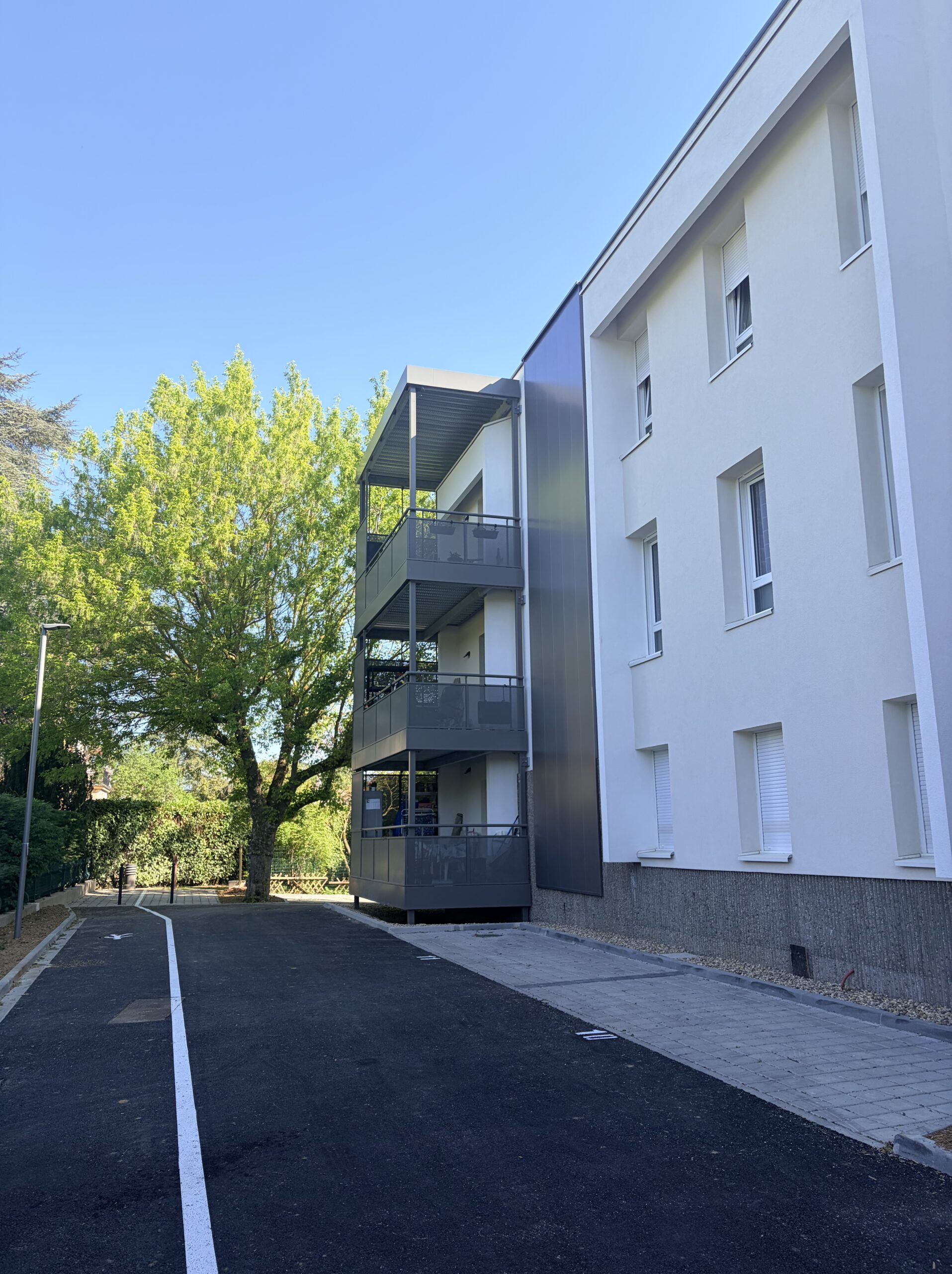 Transformation d&rsquo;une ancienne agence bancaire en logements adaptés pour seniors