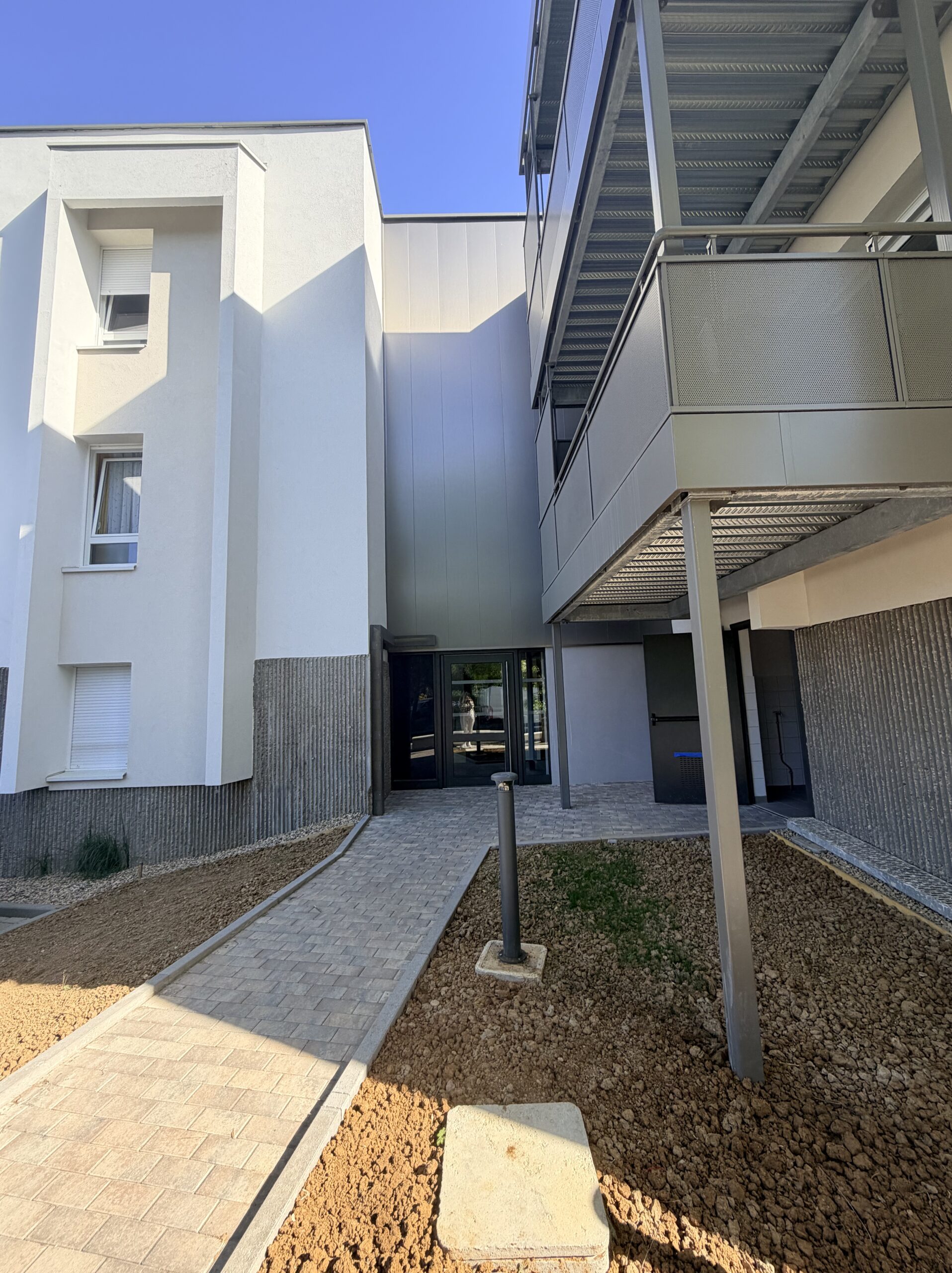 Transformation d&rsquo;une ancienne agence bancaire en logements adaptés pour seniors