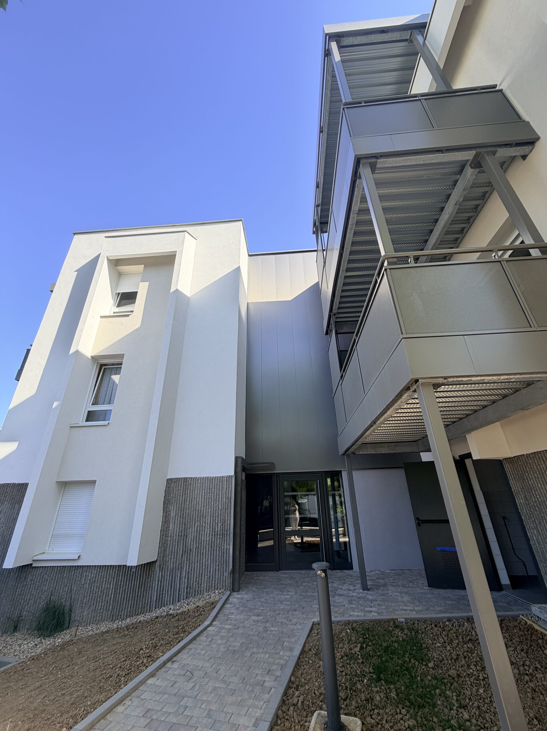 Transformation d&rsquo;une ancienne agence bancaire en logements adaptés pour seniors