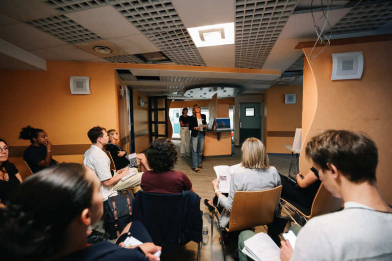Public assistant à la présentation du projet de logements étudiants Picquart à Strasbourg, le 20 août 2025