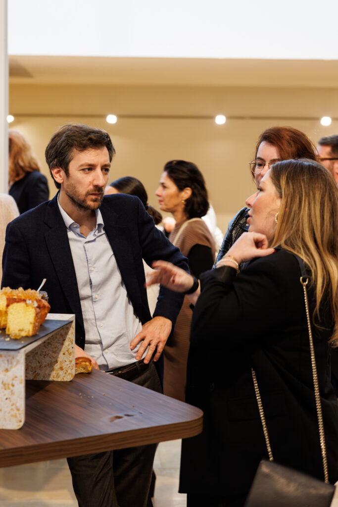 Participants échangeant au Sommet de la Transformation au 3 Mazarium à Paris, en novembre 2025
