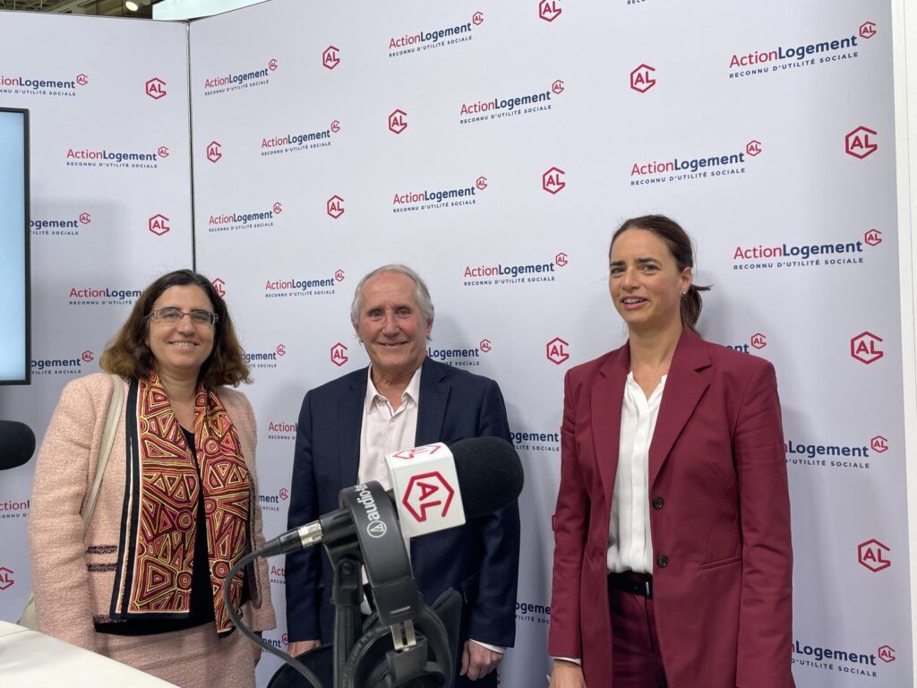Patrick Jarry, Nadia Katelle et une intervenante au Salon des Maires, le 19 novembre 2025