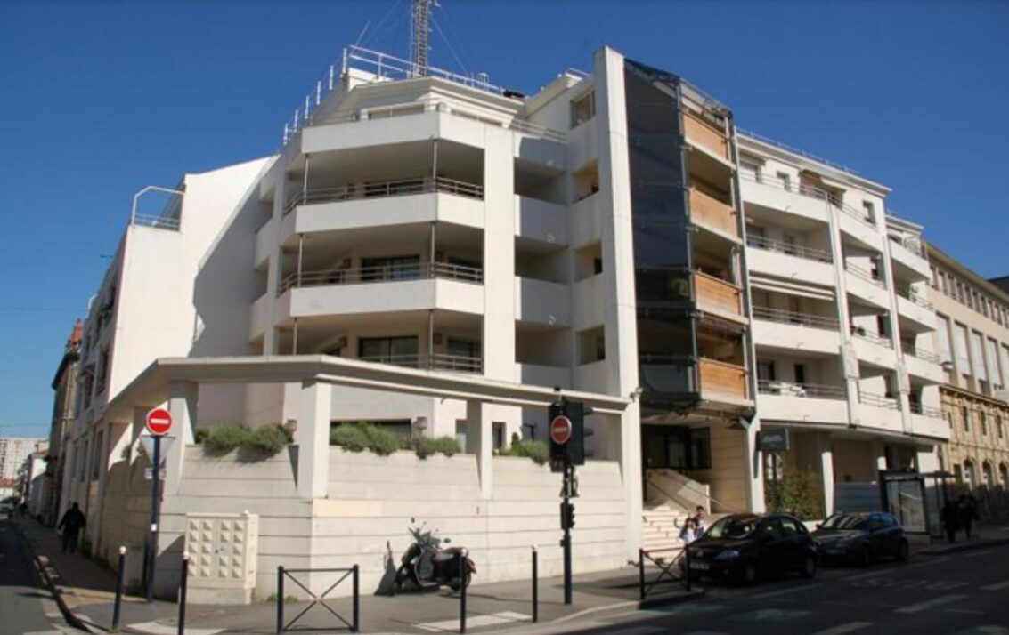 Façade de l’ancien EHPAD avant sa transformation en résidence étudiante, en décembre 2025
