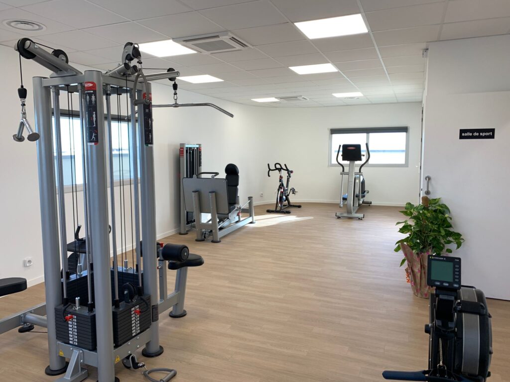 Salle de sport de la résidence universitaire Spacio à Nîmes après travaux, en décembre 2025